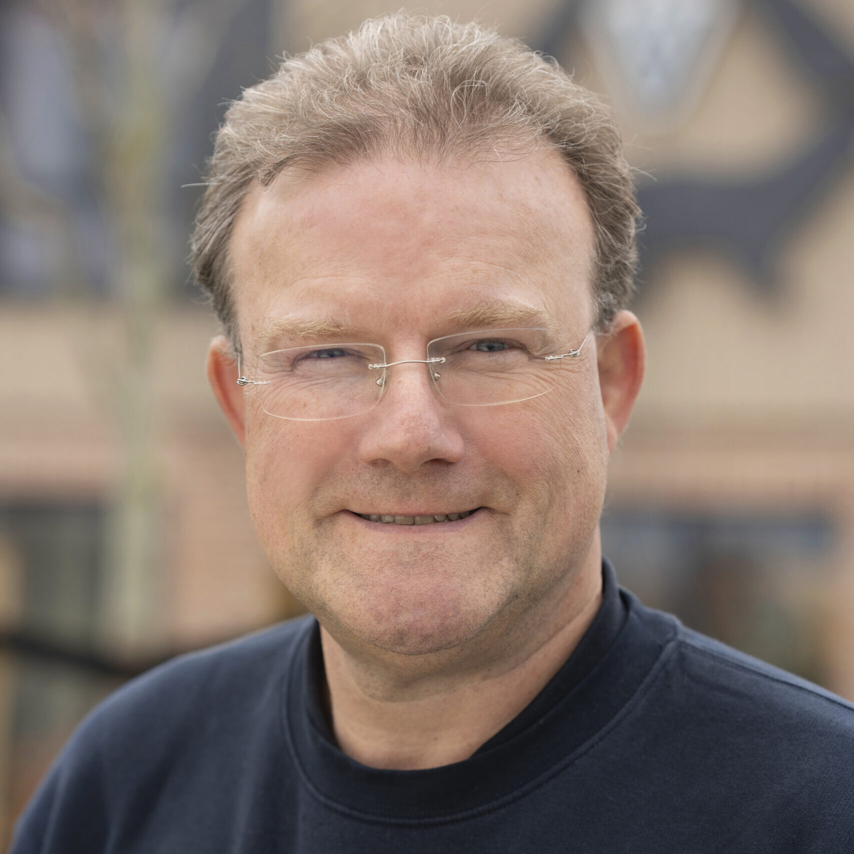 <h4>Dr. Albert Mertens</h4><p>Tierarzt<br /> Inhaber</p> 