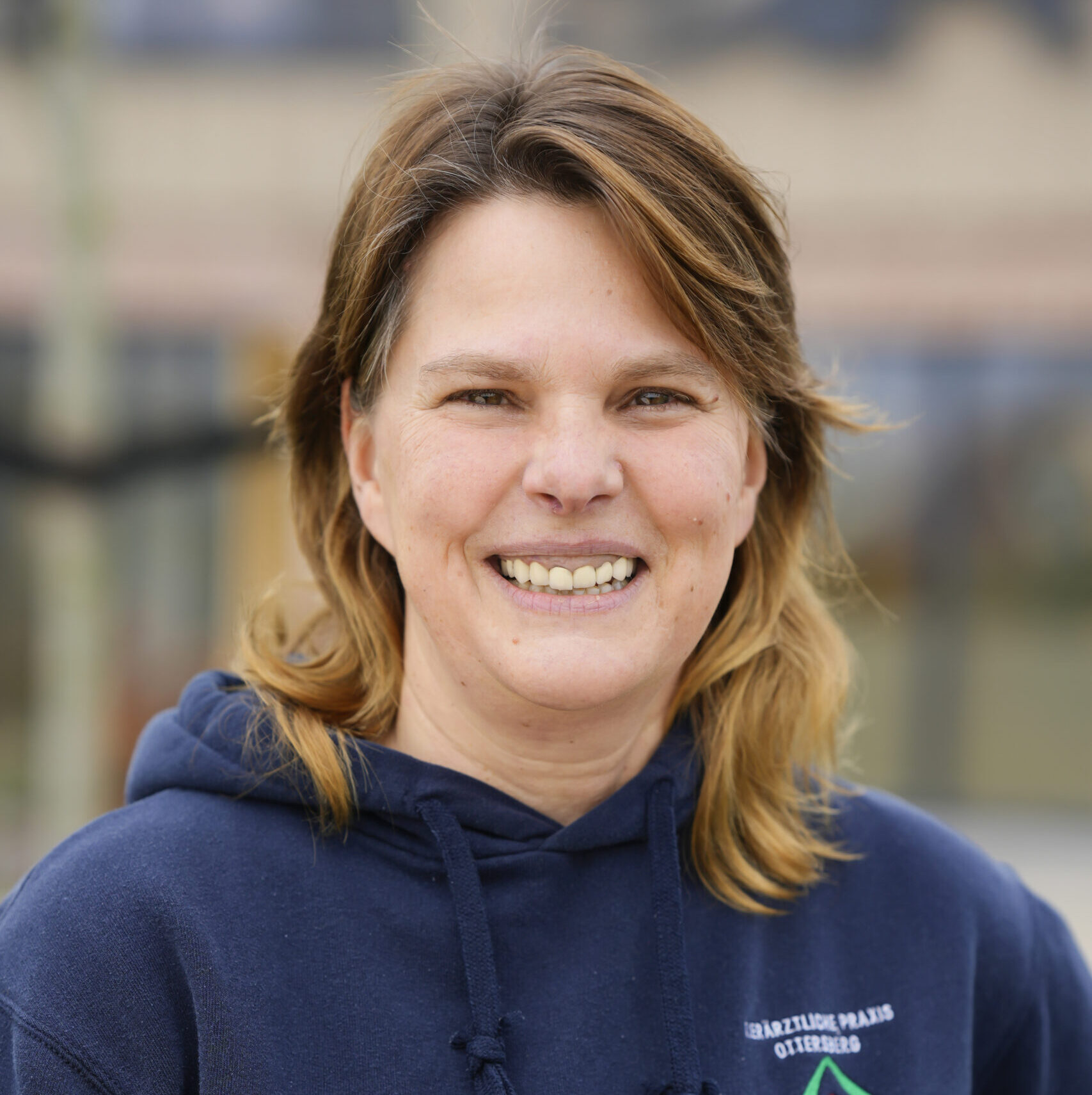 <h4>P. Wichern</h4><p>Administrative Leitung Nutztierbereich, <br /> Staatlich geprüfte Wirtschafterin<br /> Agrarbüromanagerin</p><p><strong>Aufgaben:</strong><br /> Anmeldung und Terminvergabe</p>